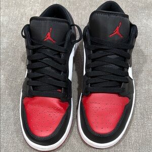 Air Jordan 1 Low. Size 8.5